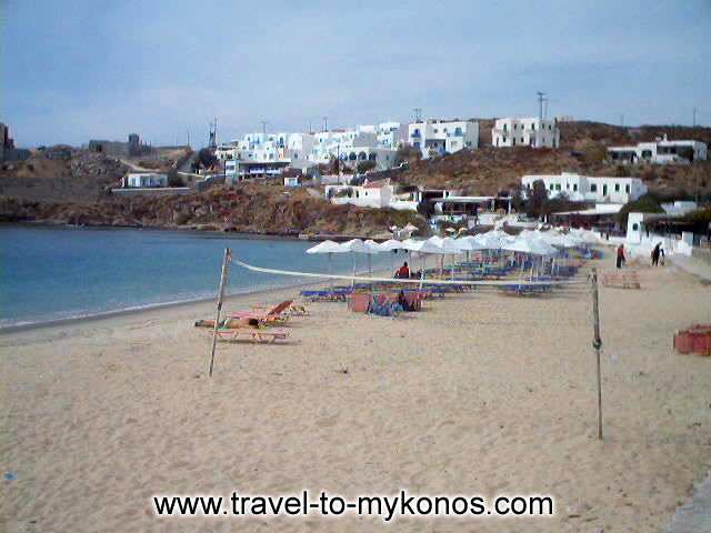 AGIOS STEFANOS BEACH - Play beach volley with your friends and have a good time.