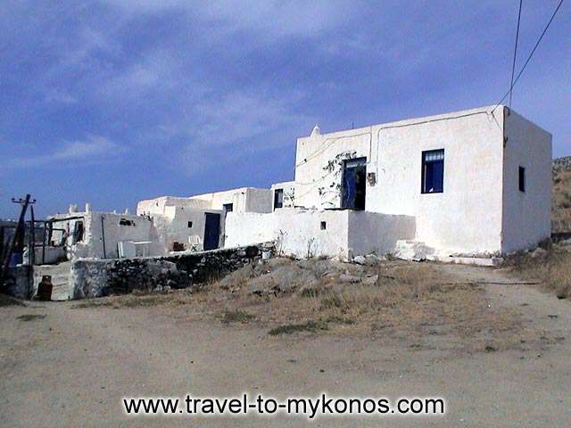 MYKONOS VRISI - Traditional architecture houses.