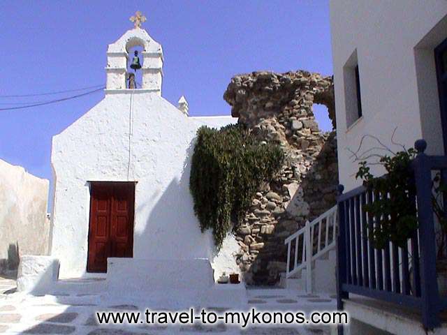 PARAPORTIANI CHURCH - Paraportiani is the most important religious monument to Mykonos.