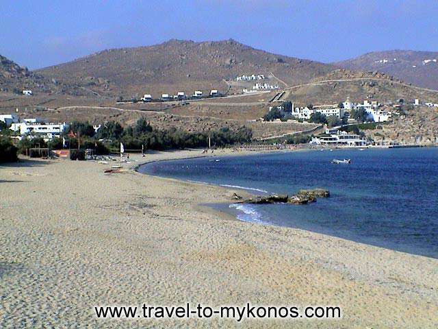 KALAFATIS BEACH - Between Agia Anna and Kalafatis beach there is the Divounda peninsula with a fishing port.