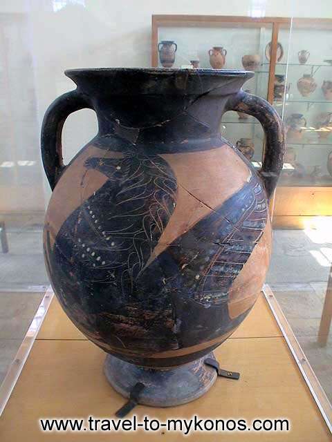 ARCHAEOLOGICAL MUSEUM - Ceramics are painted with appreciable representations.