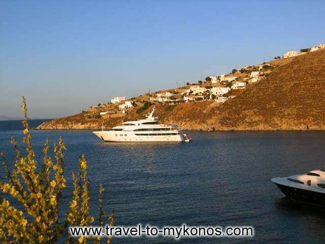 YACHT - A motor yacht in Psarou Bay