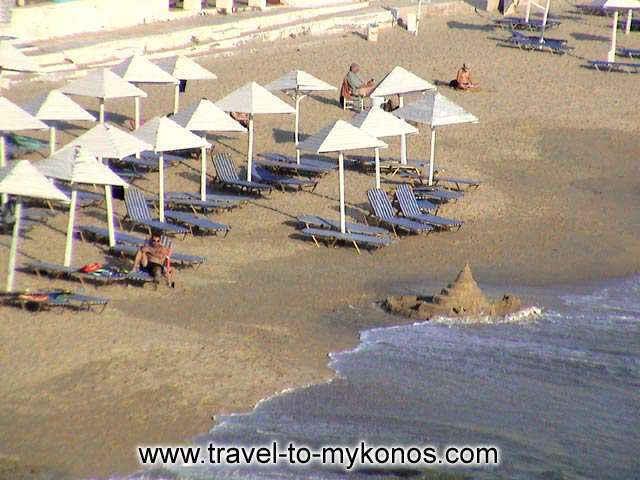 AGIOS STEFANOS BEACH - The golden sand and the light blue waters offer to the swimmers unforgettable hours of fun.